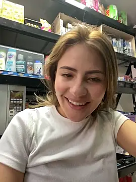 Andrea18 blonde online show from 06.05.26