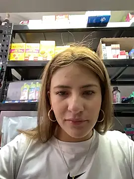 Andrea18 blonde online show from 06.10.26
