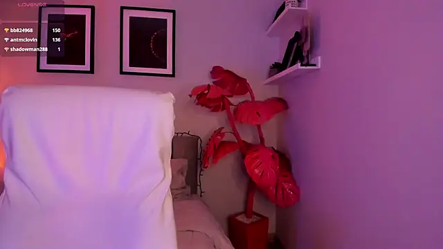 Gigi Strawberry online show from 02.15.26