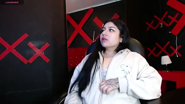 Snapshot of sweety_ashly chatting on 02.04.25 sweety ashly online show from 02.04.25