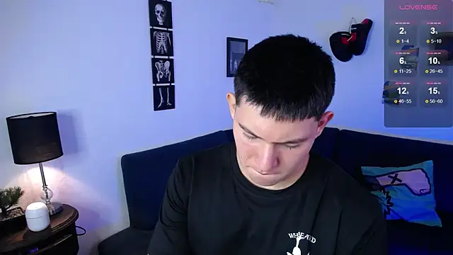 JamesCr  online show from 04.23.26