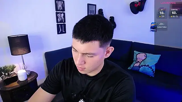 JamesCr  online show from 04.24.26