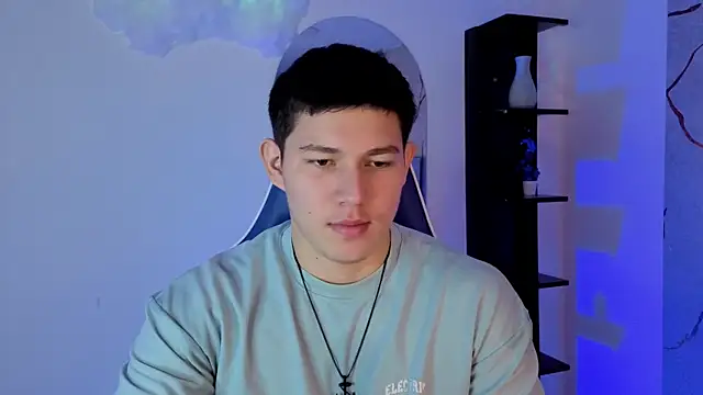 Snapshot of JamesCr_ chatting on 05.21.26 JamesCr online show from 05.21.26