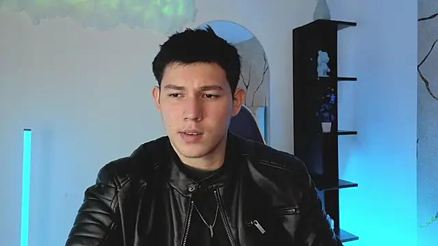 Snapshot of JamesCr_ chatting on 05.23.26 JamesCr online show from 05.23.26