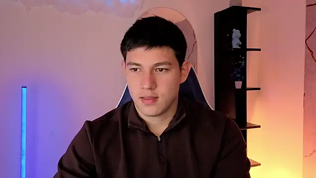 Snapshot of JamesCr_ chatting on 05.25.26 JamesCr online show from 05.25.26