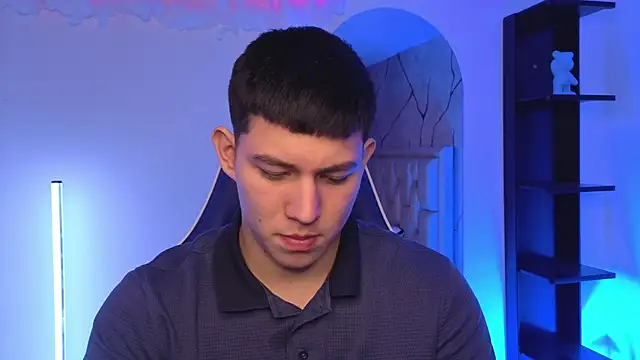 Snapshot of JamesCr_ chatting on 06.09.26 JamesCr online show from 06.09.26