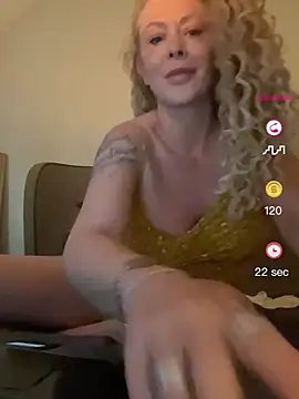 Snapshot of skyetaylor chatting on 04.29.26 skyetaylor online show from 04.29.26