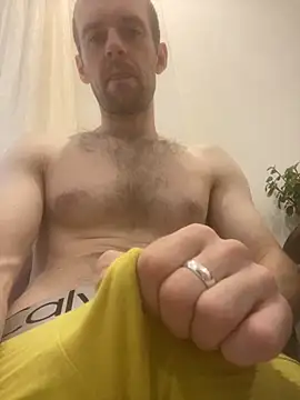 LynnAhNight online show from 09.12.25