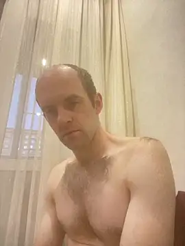 LynnAhNight online show from 10.01.25