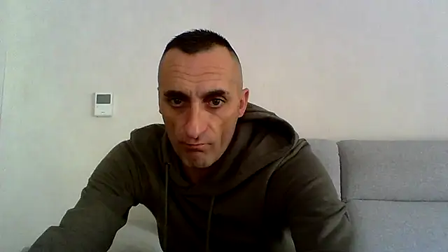 Snapshot of ANGELSANTAMARIA- chatting on 10.11.25 ANGELSANTAMARIA- online show from 10.11.25