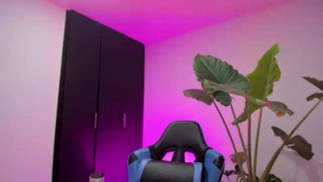 Snapshot of ggor4w33 chatting on 10.13.25 ggor4w33 online show from 10.13.25