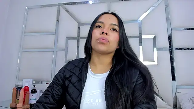 ZoeWan69 online show from 12.03.25