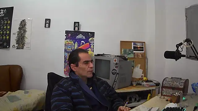 ReyDeBotones online show from 02.01.25