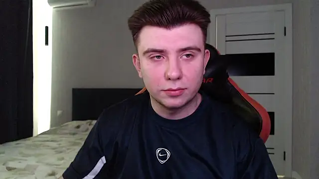 Snapshot of honey_furry chatting on 03.12.26 honey furry online show from 03.12.26