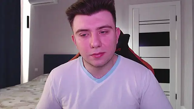 Snapshot of honey_furry chatting on 03.13.26 honey furry online show from 03.13.26