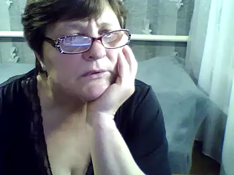 Snapshot of ElzaJewel chatting on 02.25.25 ElzaJewel online show from 02.25.25