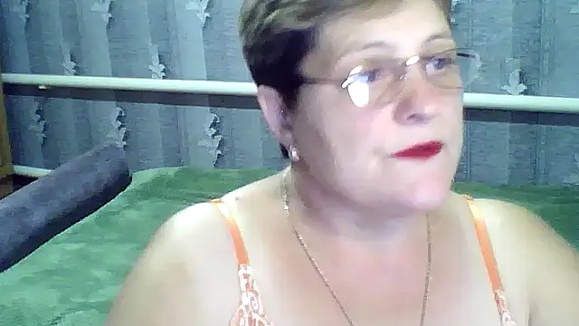 Snapshot of ElzaJewel chatting on 09.15.25 ElzaJewel online show from 09.15.25
