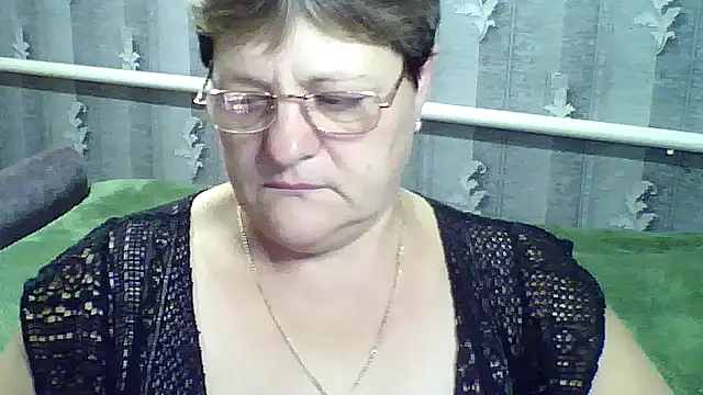 Snapshot of ElzaJewel chatting on 09.17.25 ElzaJewel online show from 09.17.25
