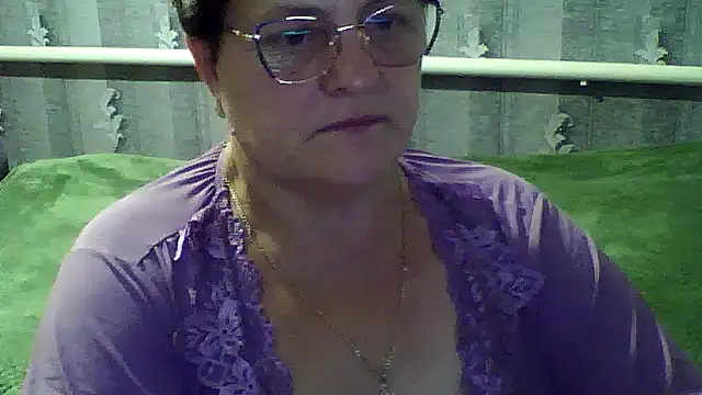 Snapshot of ElzaJewel chatting on 10.11.25 ElzaJewel online show from 10.11.25