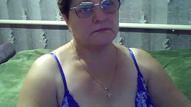 Snapshot of ElzaJewel chatting on 10.14.25 ElzaJewel online show from 10.14.25