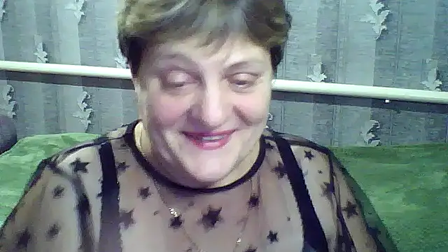 Snapshot of ElzaJewel chatting on 10.14.25 ElzaJewel online show from 10.14.25