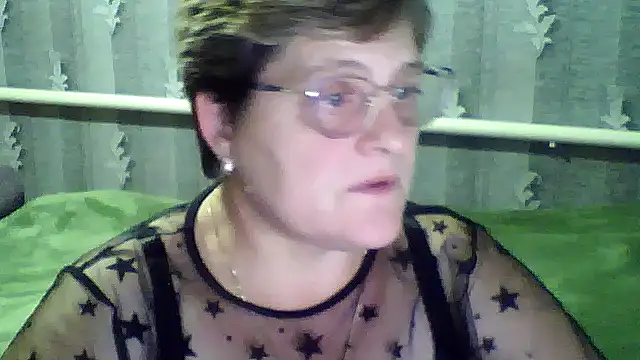 Snapshot of ElzaJewel chatting on 10.15.25 ElzaJewel online show from 10.15.25
