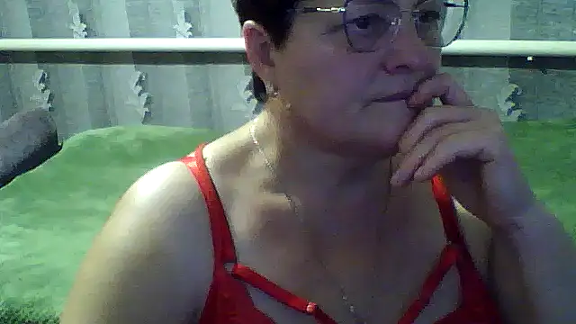 Snapshot of ElzaJewel chatting on 10.20.25 ElzaJewel online show from 10.20.25