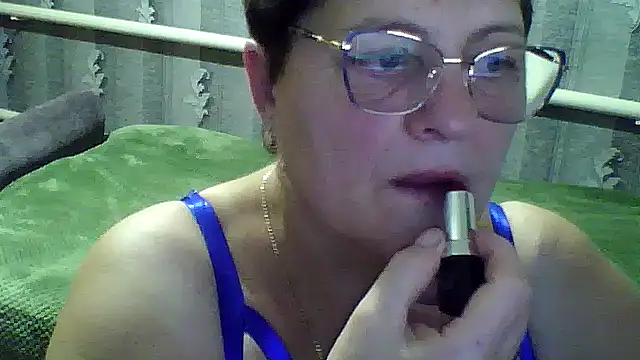 Snapshot of ElzaJewel chatting on 10.21.25 ElzaJewel online show from 10.21.25