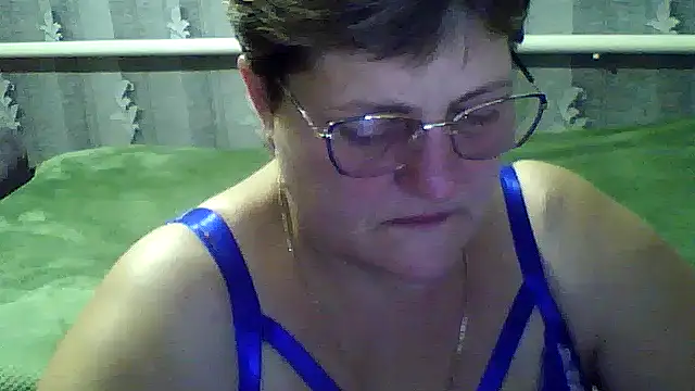 Snapshot of ElzaJewel chatting on 10.22.25 ElzaJewel online show from 10.22.25