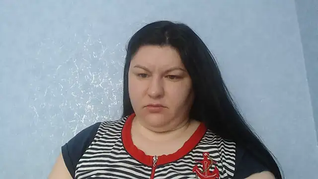 KiraSwee online show from 02.25.26