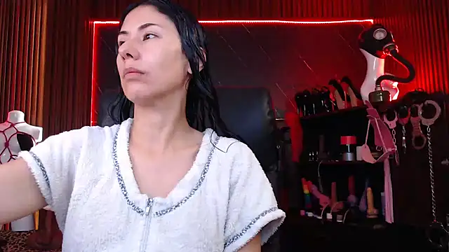 XiaQueen online show from 10.11.25