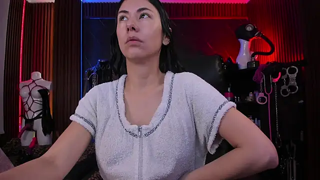 XiaQueen online show from 02.03.26