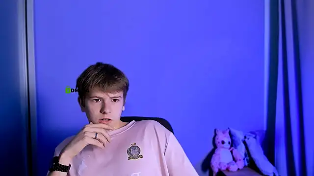 Snapshot of jimmie_hot chatting on 10.18.25 jimmie hot online show from 10.18.25