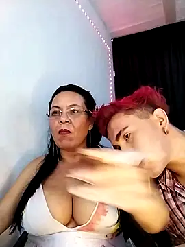 Snapshot of thefuckingowneroftits chatting on 02.14.25 thefuckingowneroftits online show from 02.14.25