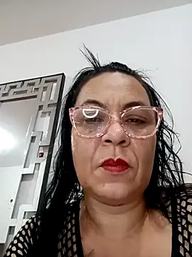 Snapshot of thefuckingowneroftits chatting on 11.26.25 thefuckingowneroftits online show from 11.26.25