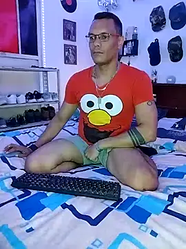 Snapshot of XhaseFoX chatting on 02.26.25 XhaseFoX online show from 02.26.25