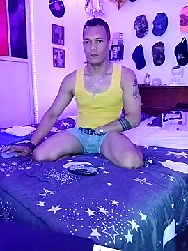 Snapshot of XhaseFoX chatting on 03.02.25 XhaseFoX online show from 03.02.25