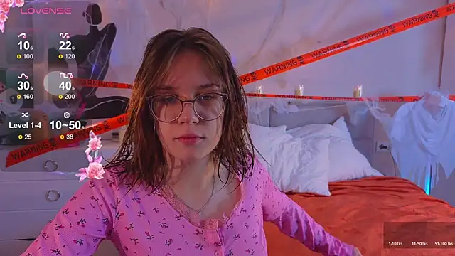 Mia Luw online show from 10.26.25