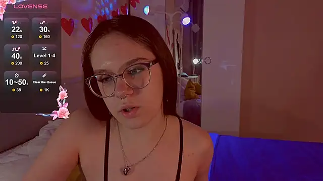 Mia Luw online show from 02.25.26