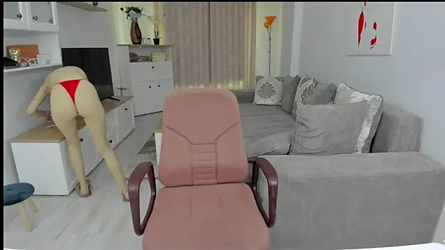 Snapshot of Celine_Roxelle chatting on 03.21.25 Celine Roxelle online show from 03.21.25