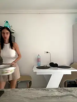 Snapshot of Celine_Roxelle chatting on 09.09.25 Celine Roxelle online show from 09.09.25