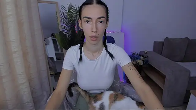 Snapshot of Celine_Roxelle chatting on 09.26.25 Celine Roxelle online show from 09.26.25