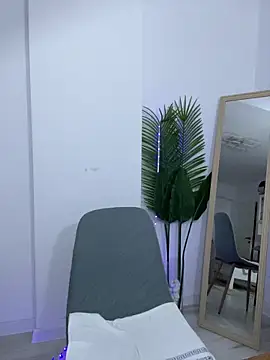 Snapshot of Celine_Roxelle chatting on 10.13.25 Celine Roxelle online show from 10.13.25