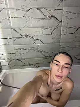 Snapshot of Celine_Roxelle chatting on 11.20.25 Celine Roxelle online show from 11.20.25