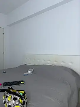 Snapshot of Celine_Roxelle chatting on 12.19.25 Celine Roxelle online show from 12.19.25