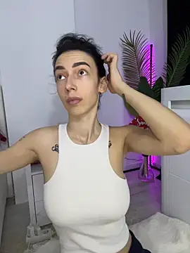 Snapshot of Celine_Roxelle chatting on 12.21.25 Celine Roxelle online show from 12.21.25