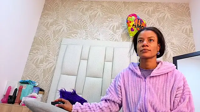 Snapshot of dafnnelewis chatting on 02.13.26 dafnnelewis online show from 02.13.26