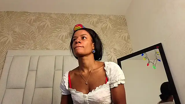 Snapshot of dafnnelewis chatting on 02.14.26 dafnnelewis online show from 02.14.26