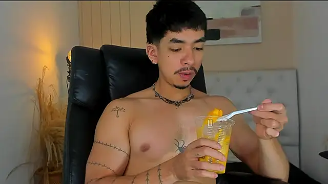 ISAAC CRYSTON online show from 02.10.26