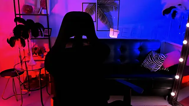 KiraMontoya online show from 02.21.25